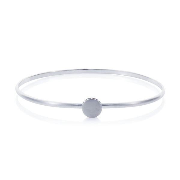 Pettia sterling silver circle with side detail charm bangle